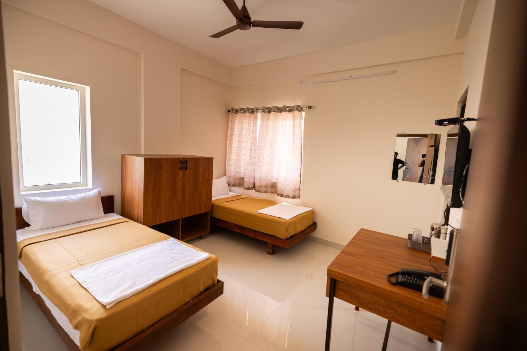Viba Residency Hotel Коимбаторе Екстериор снимка